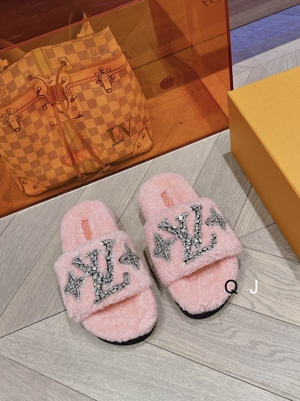 LV Women's Slippers 8